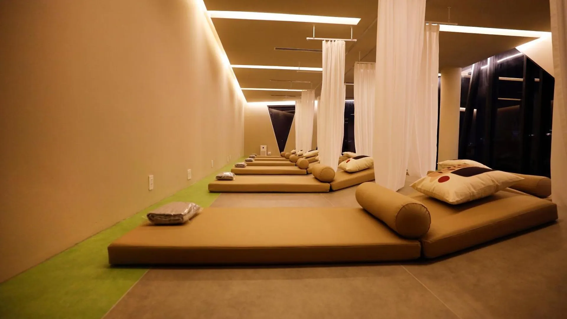 מלון הו צ'י מין סיטי Saigon Travel Lounge