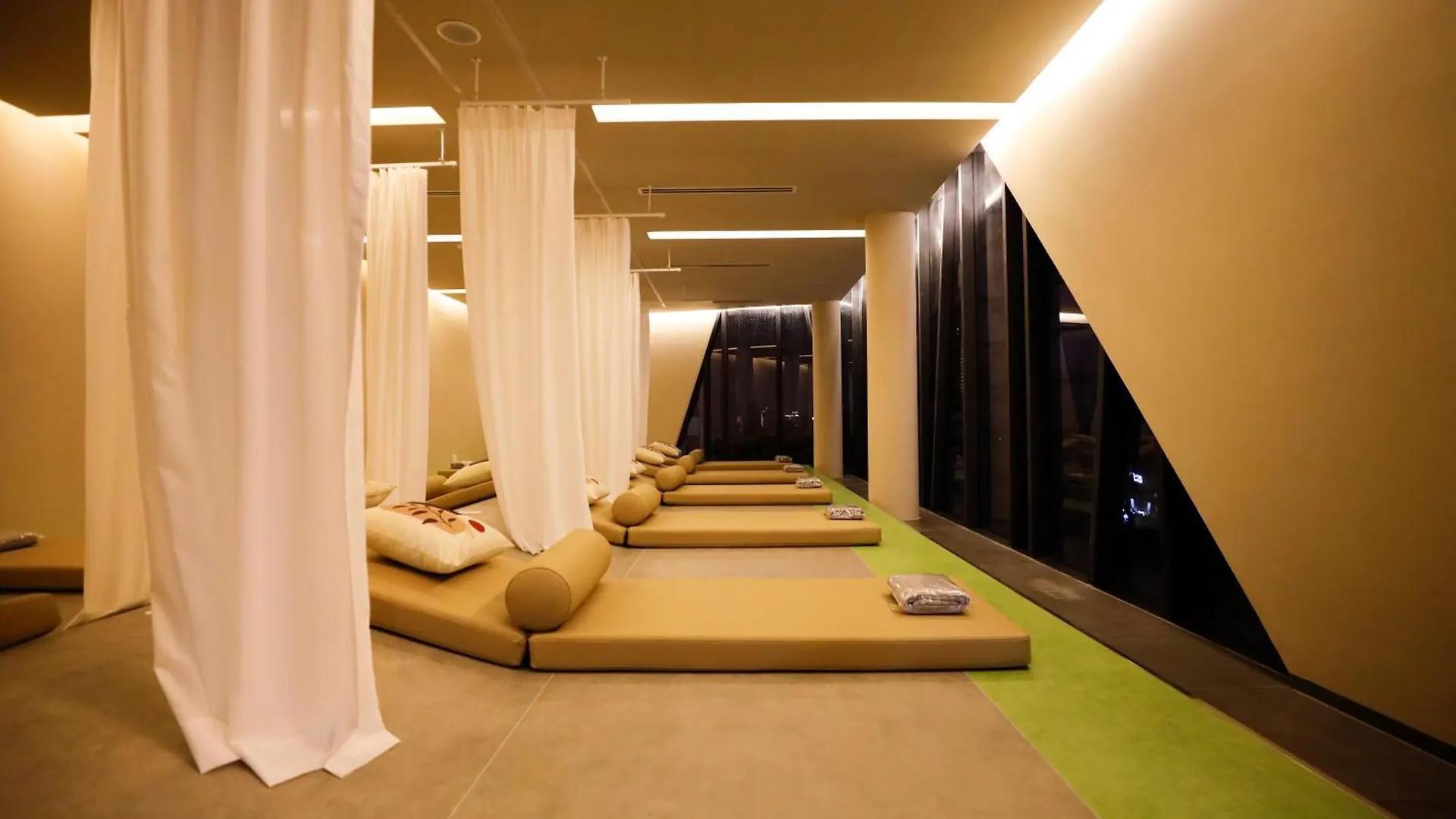 מלון הו צ'י מין סיטי Saigon Travel Lounge