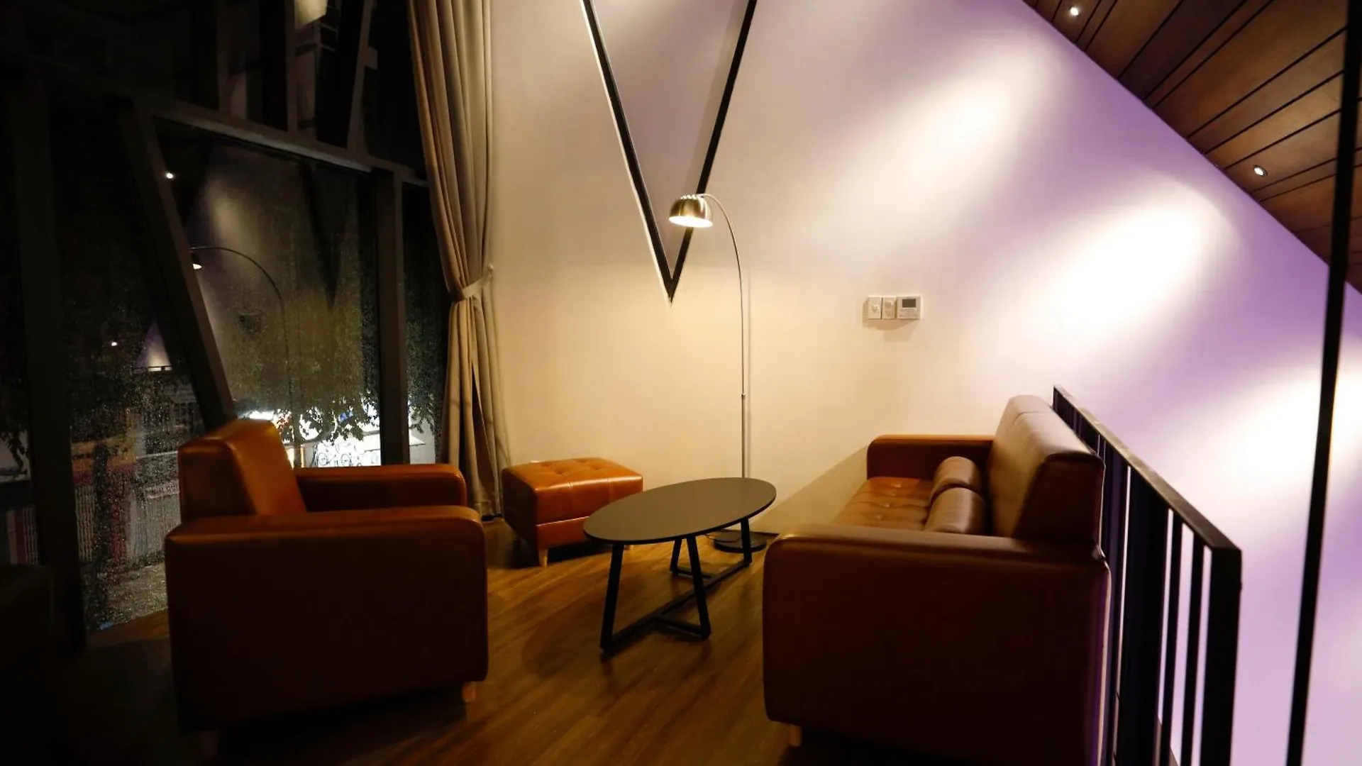 מלון הו צ'י מין סיטי Saigon Travel Lounge